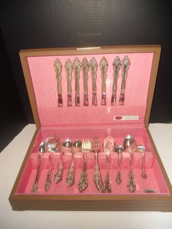 1847 Roger Bros Silver Plate Flatware in Tarnish Resistant Chest