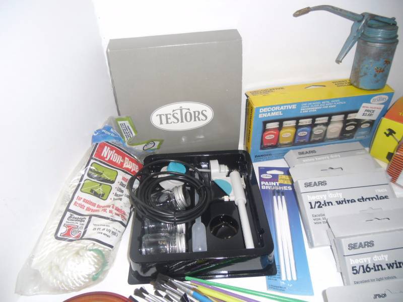 Hobbyists Testor Paint sprayer, Hand Tools, Wire Staples