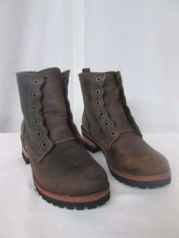 lot 70 image: Skechers Womens Laramie Logger Boot