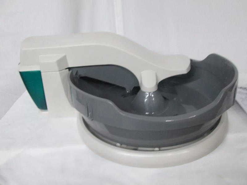 lot 29 image: Simply Clean Automatic Litter Box System