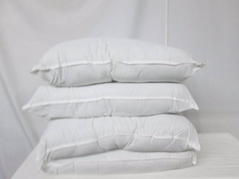 lot 59 image: Jump Hypoallergenic Pillow 4-Pack