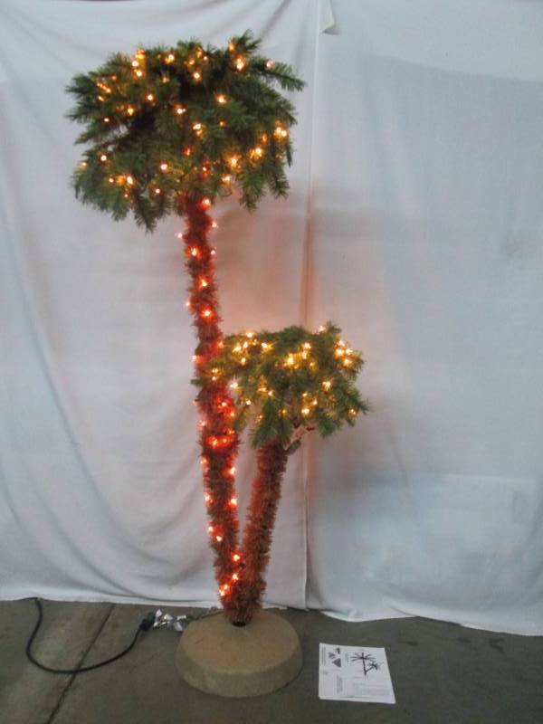 lot 23 image: 6 Double Headed Palm Tree with 250 Lights