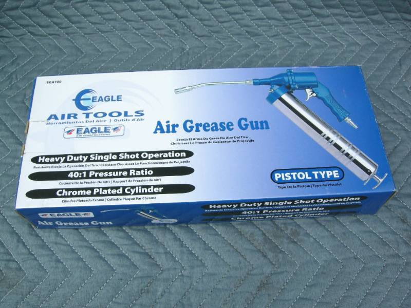 lot 32 image: Eagle Air Tools Air Grease Gun