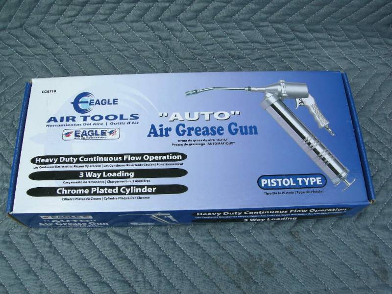lot 34 image: Eagle Air Tools Auto Grease Gun