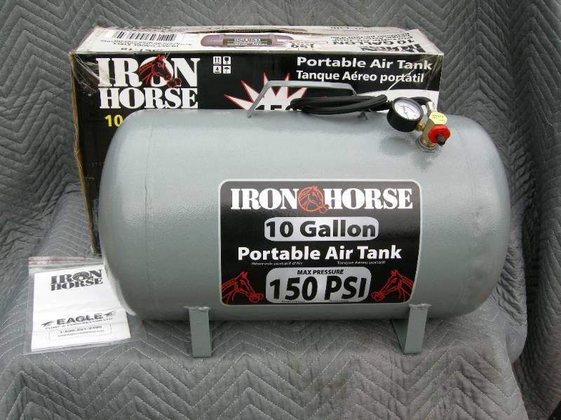 lot 55 image: Iron Horse 10 Gallon Air Tank