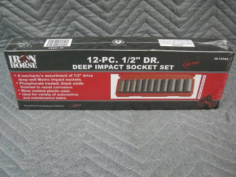 lot 62 image: Iron Horse 38 Deep Impact Socket Set