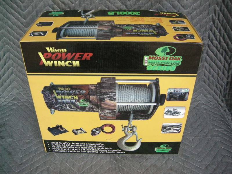 lot 86 image: Wood Power 2000lb Winch