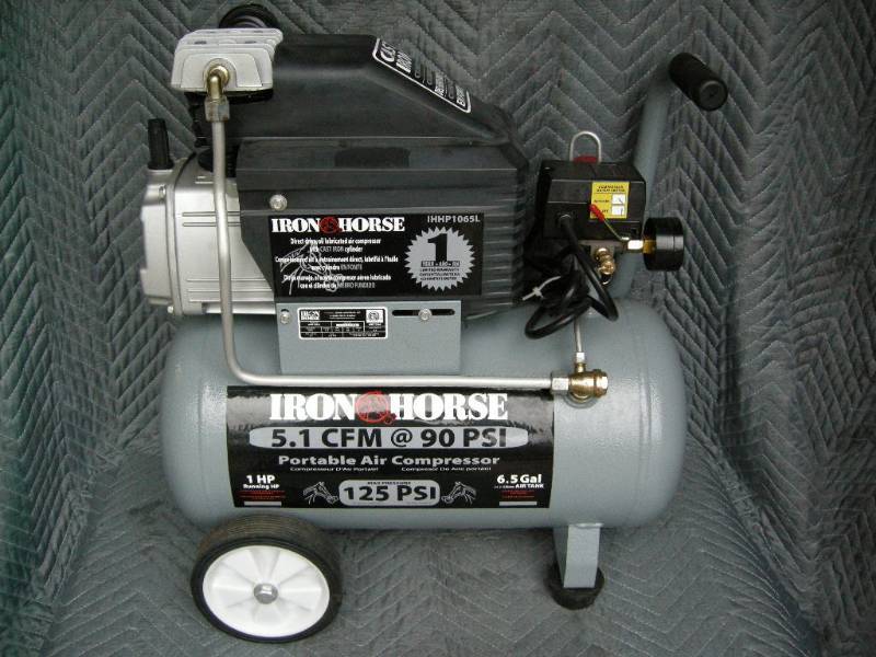 lot 96 image: Iron Horse Portable Air Compressor