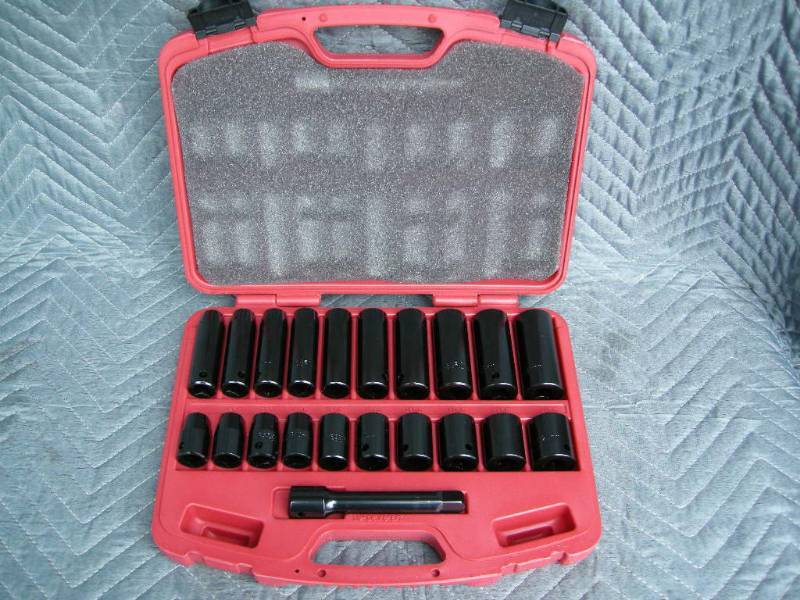 lot 144 image: Air Impact Socket Set