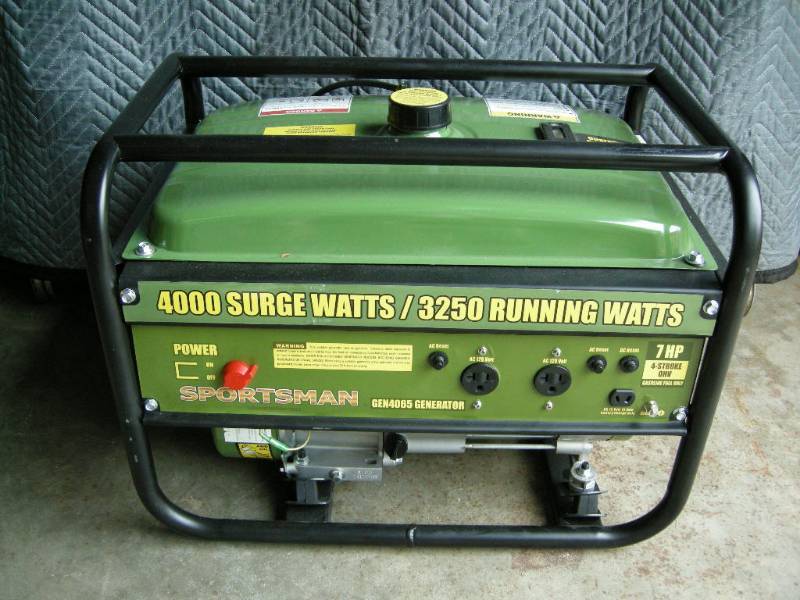 lot 18 image: Sportsman 4000 Watt Generator