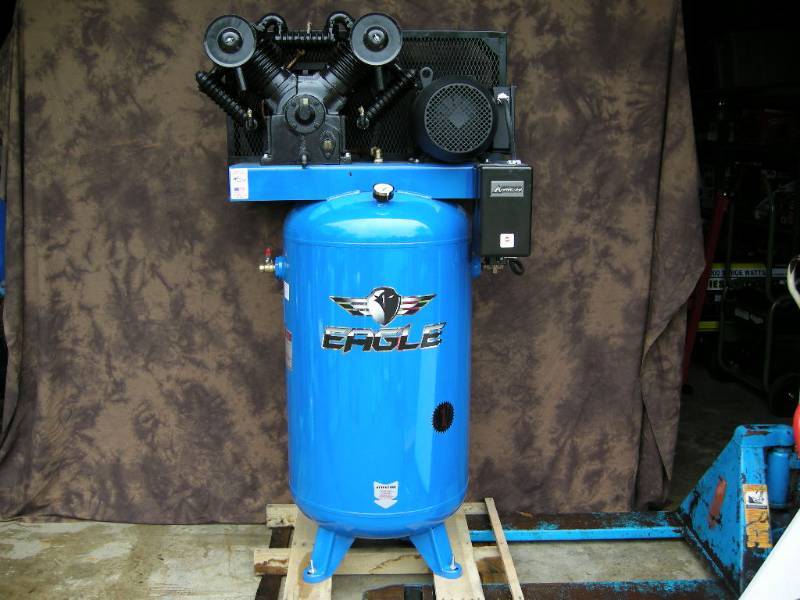 lot 12 image: Eagle 80 Upright Mag Start Air Compressor