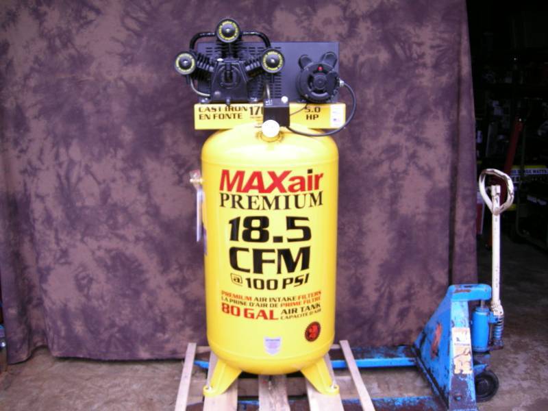 lot 2 image: MaxAir Premium 80 Upright Air Compressor