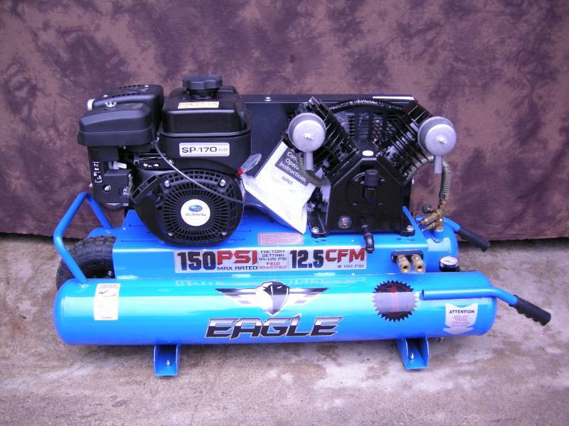 lot 29 image: Eagle Jobsite Twin Tank Air Compressor