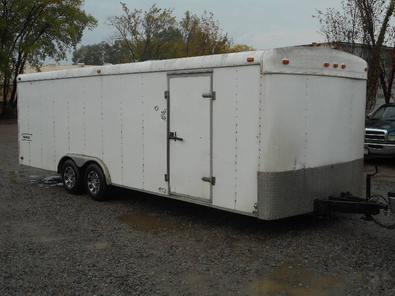 lot 1 image: 1999 Haulmark 24ft Enclosed Car Hau...