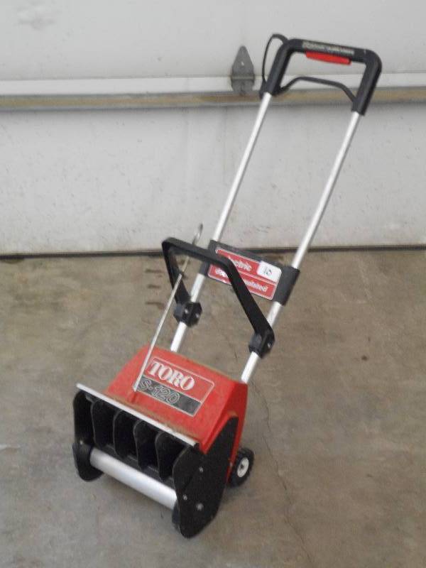 lot 10 image: Toro S120 Electric Snowblower ...