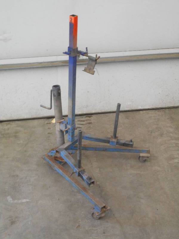 lot 15 image: Adjustable Rolling Steel BumperDoo...