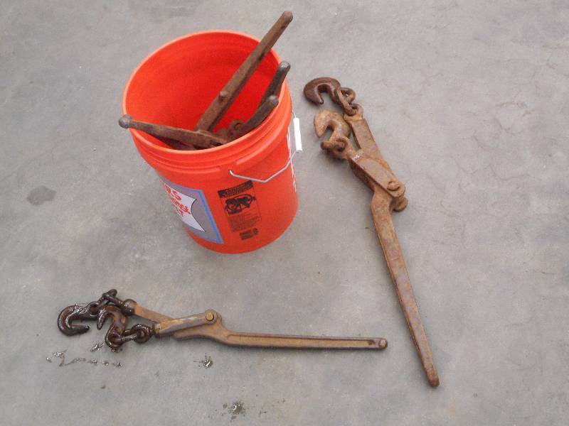 lot 39 image: Bucket Of (8) Steel Chain Binders ...
