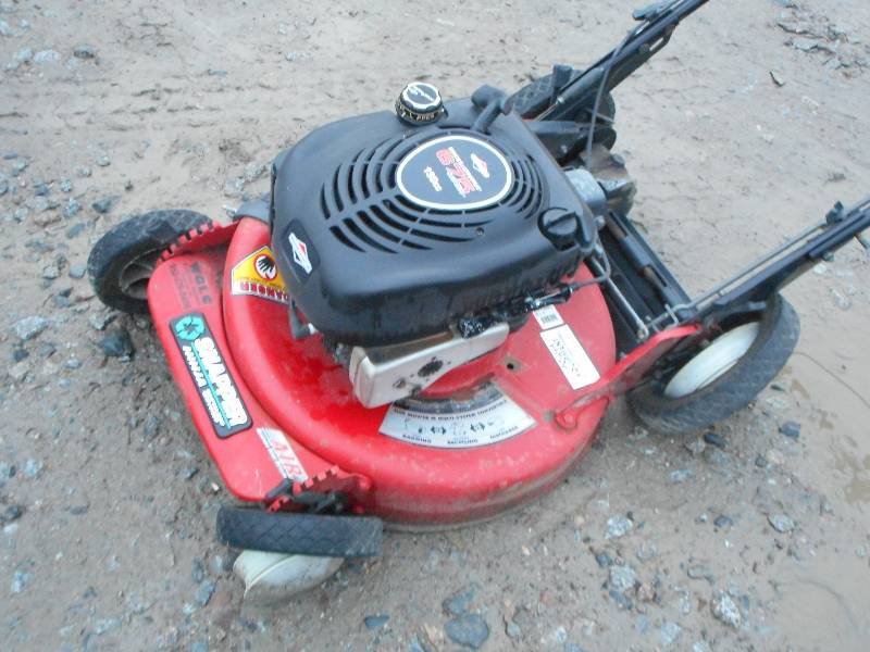 lot 38 image: Toro GTS 21 Self-Propelled Lawn Mo...