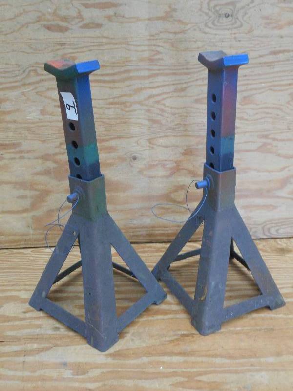 (2) Heavy Duty Jack Stands LE Tools & Equipment 6 KBID