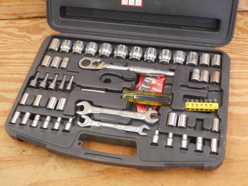 lot 32 image: Stanley SAEMetric Socket Wrench Se...