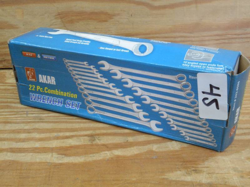 lot 45 image: Unused 22-Piece Combination Wrench ...