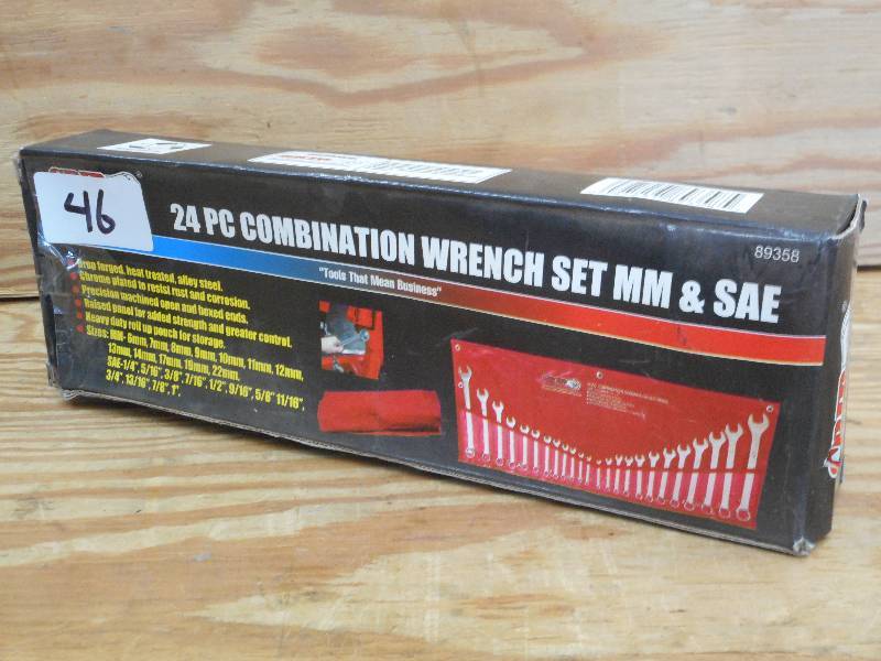 lot 46 image: Unused Grip 24-Piece MetricSAE Wre...