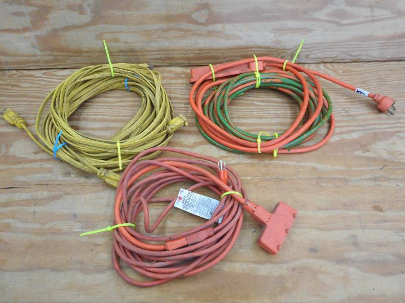 lot 68 image: Lot Of Assorted Electric Cords ...