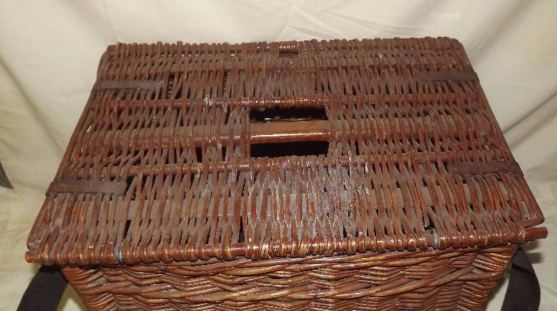 Wicker Fishing Creel Animal Trap