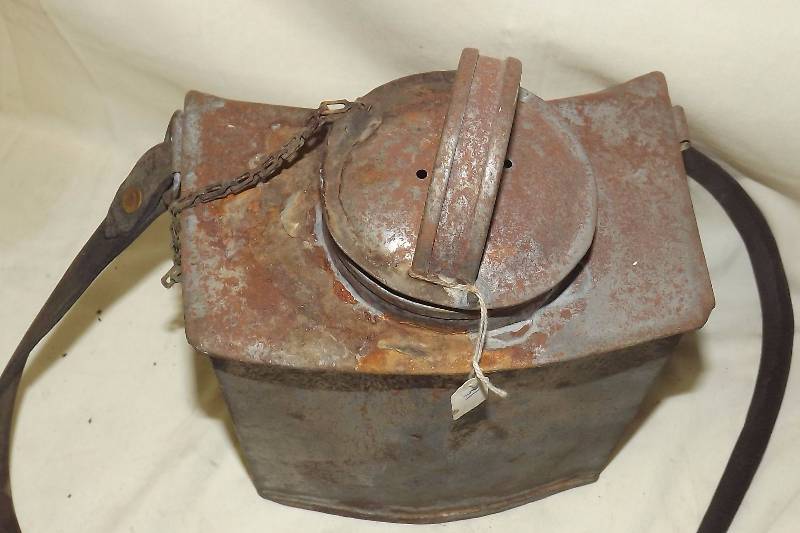 Primitive Metal Minnow Bucket