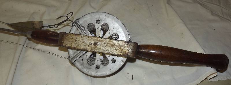 Old 1920s Stubby Wire Line Ice Fishing Rod