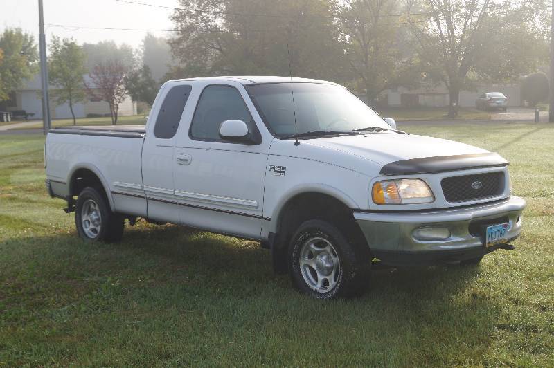 lot 1 image: Ford F 150