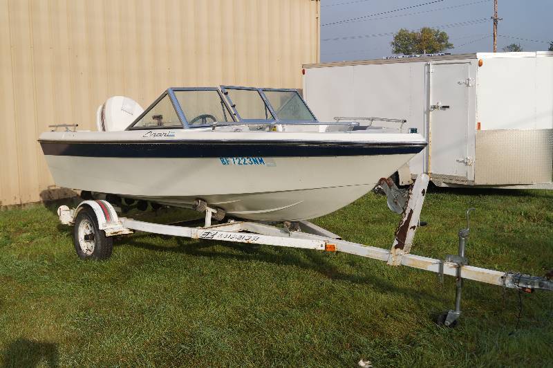 lot 2 image: 1986 Thundercraft Boat & Trailer