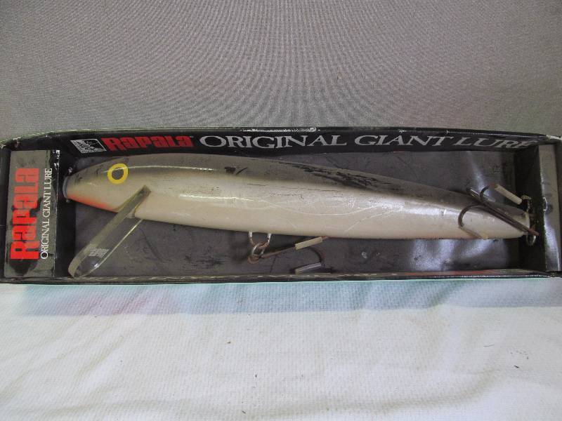 giant lure