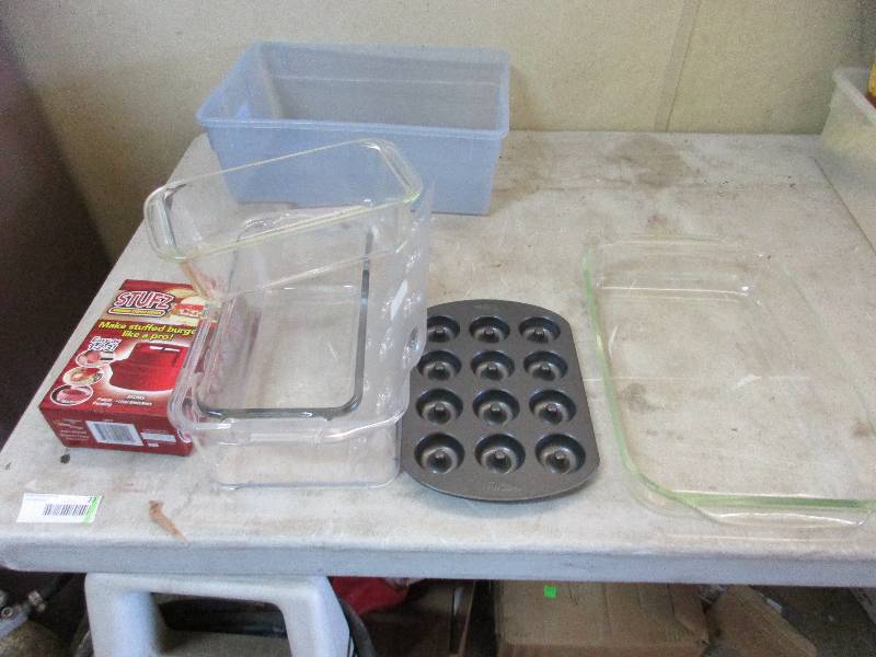 Pyrex and cookware