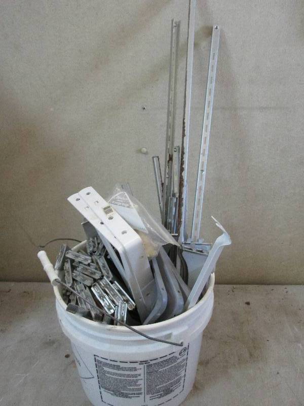 Shelf brackets
