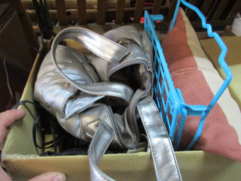 Purseshoescurling ironshelf