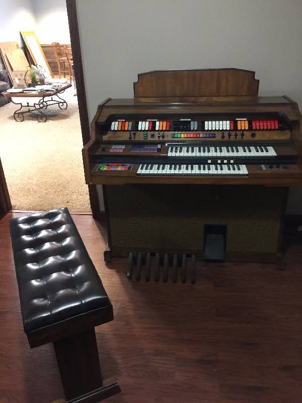 Kimball Organ with Bench, Type Sensation,  Model M300