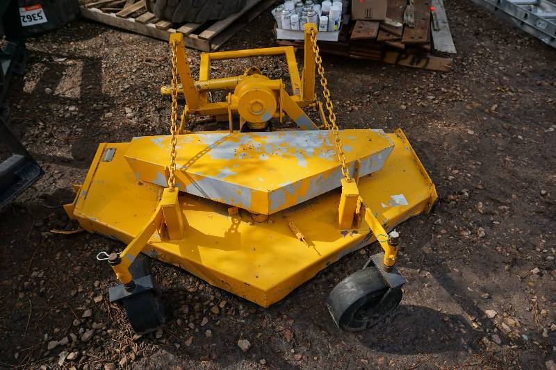 lot 15 image: Trackless Model M3 53 Mower Attachment