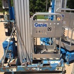 lot 17 image: 2004 Genie Model IWP24S ElectricHydraulic Man Lift