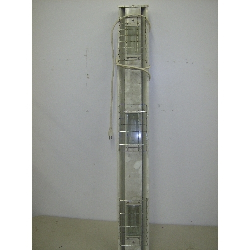 48 3 bulb halogen shop light