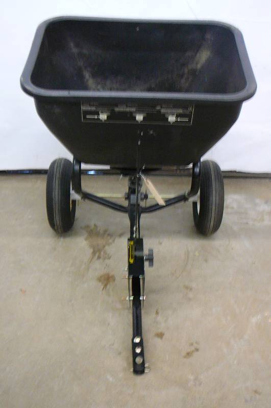 Fertilizer spreader