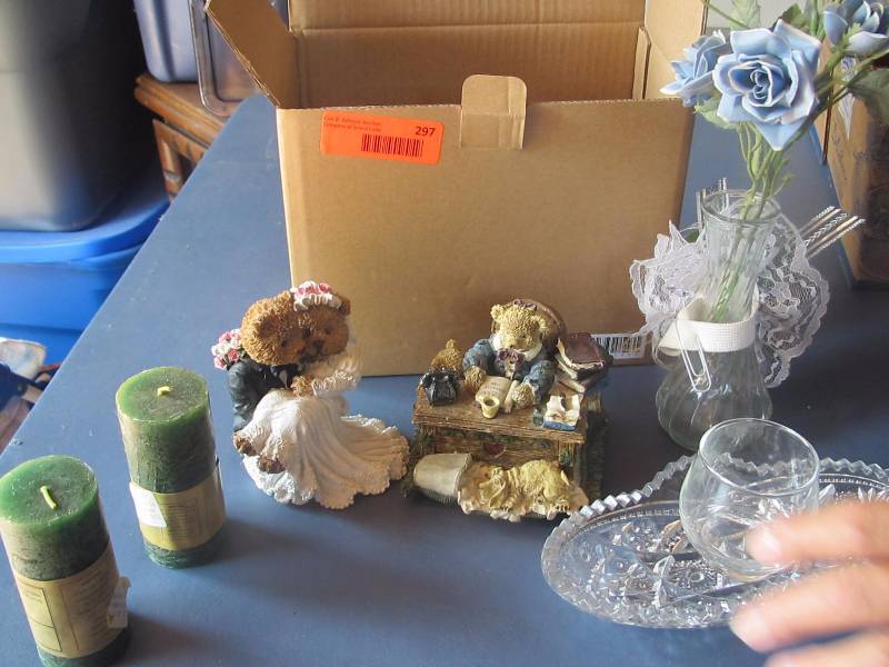 Green candles, wedding boyd bears and school bears