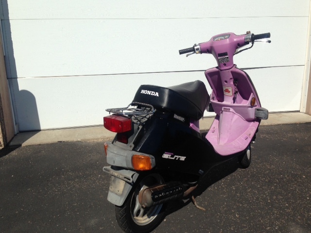 lot 5 image: Honda Elite 50 Moped (Serviced)