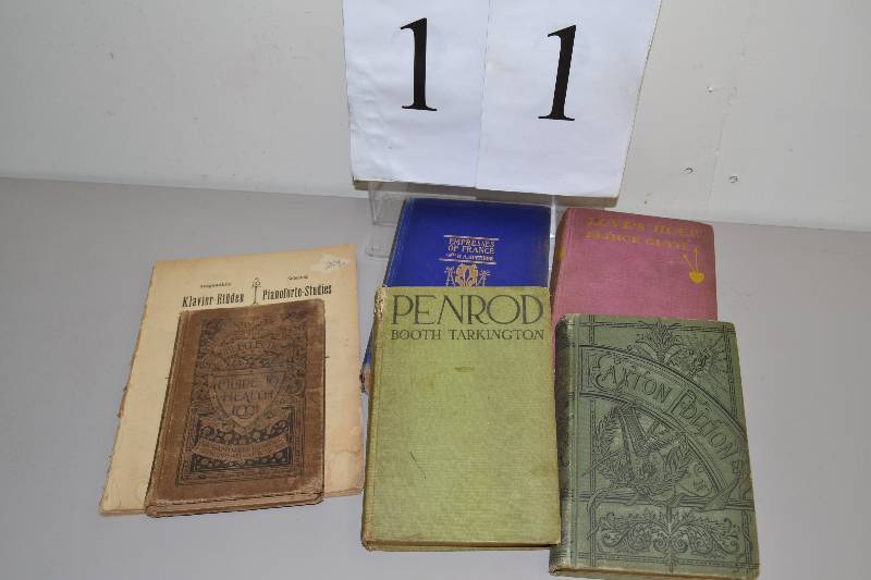 lot 11 image: Antique- Vintage Books