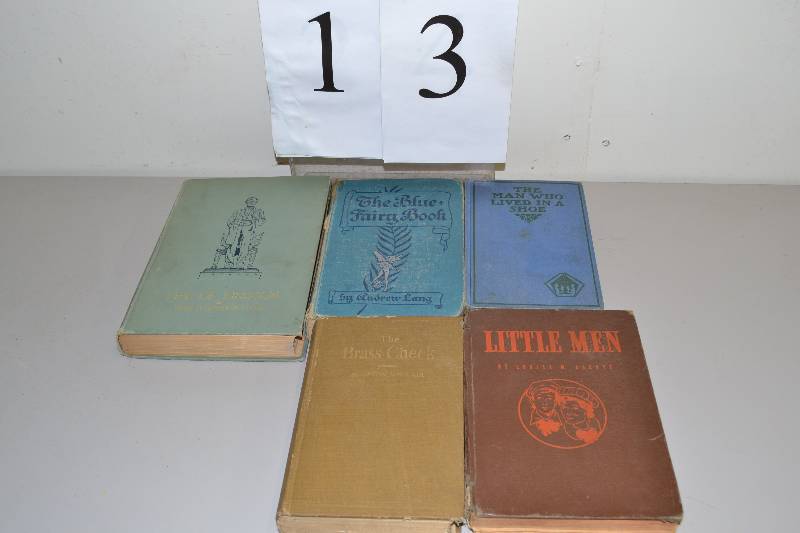 lot 13 image: Collectable Vintage Books