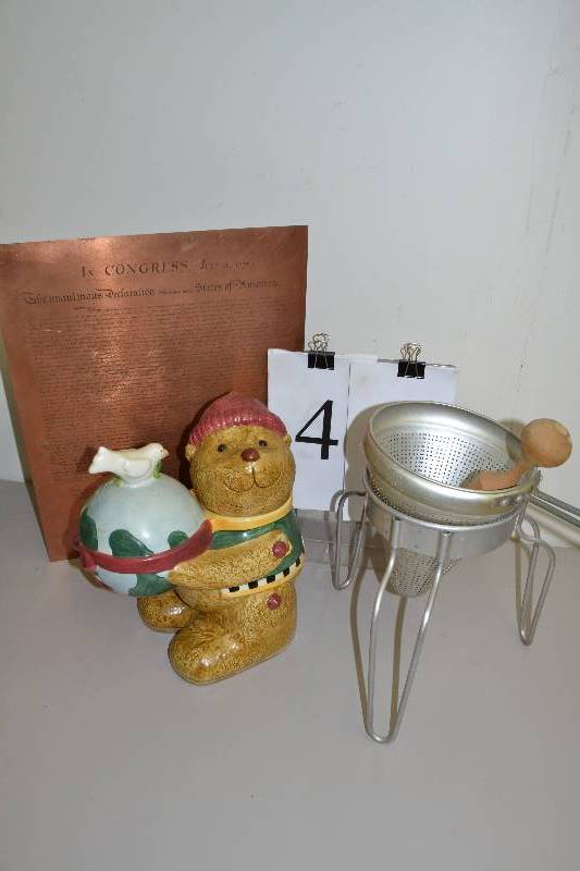 lot 43 image: Cookie jar