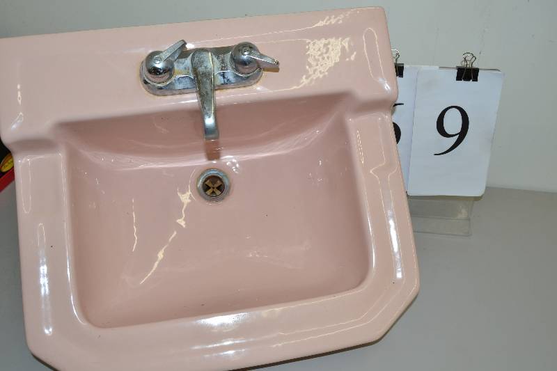 lot 69 image: Sink