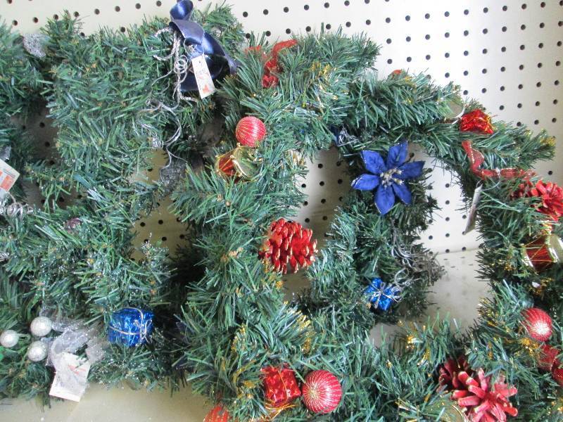 Qty 4 Christmas wreath with decorat...