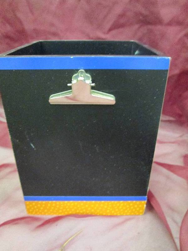 Box that can put pictures on and pu...