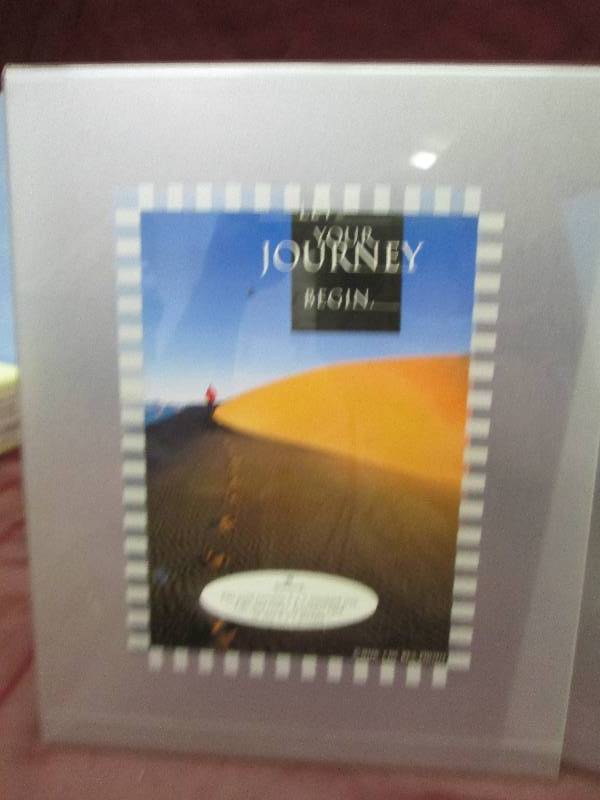 Qty 2 picture frames...
